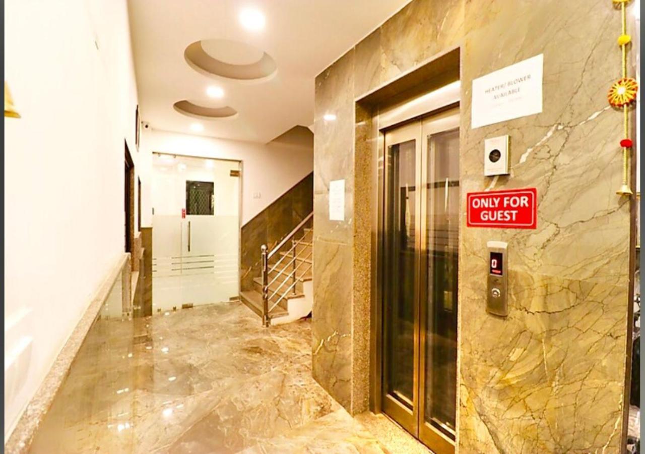 Hotel Galaxy Inn Near Delhi International Airport ニューデリー エクステリア 写真